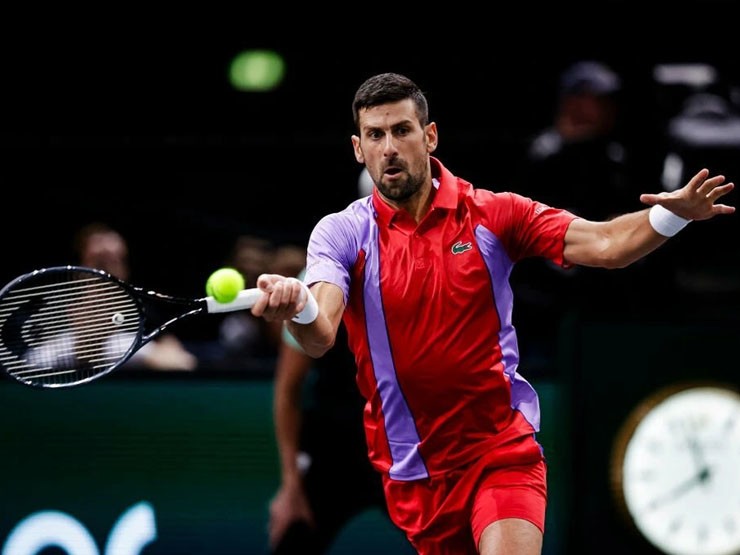 Djokovic ở tuổi 36 nhưng vẫn có thể chơi tốt những trận đấu căng thẳng, tiêu tốn nhiều thể lực