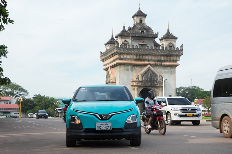 Cận cảnh dàn taxi điện Xanh SM chuẩn bị lăn bánh tại Lào - 6