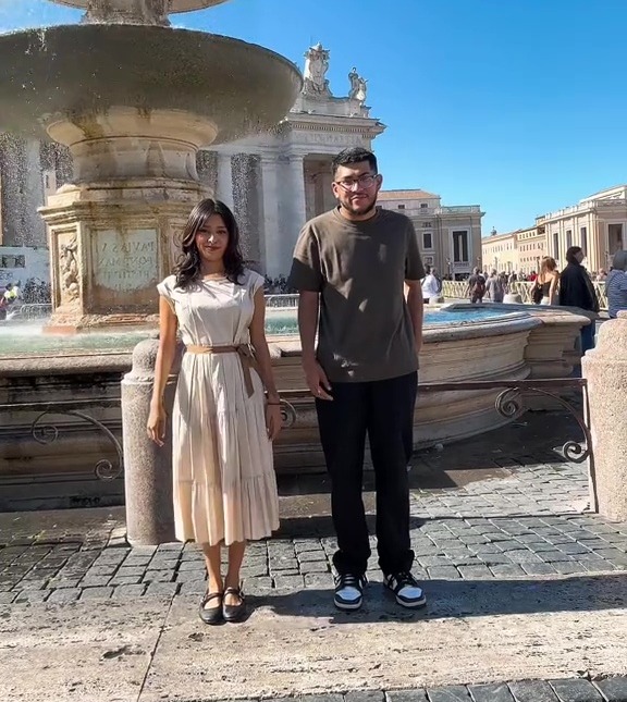 Chú rể tương lai cầu hôn bạn gái ở Ý.