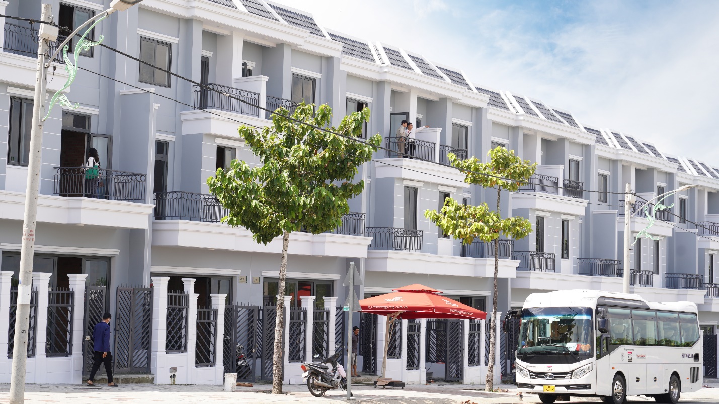 Chuỗi shophouse mặt tiền đại lộ Phú Hưng đã hoàn thiện, sẵn sàng bàn giao