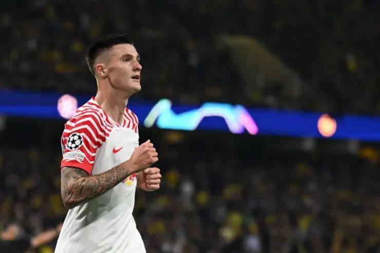 Sesko có lối chơi rất giống Haaland và được Leipzig đặt mức giá 40 triệu bảng