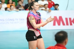 Thể thao - Đối chuyền "khổng lồ" Polina 1m98 đập bóng sấm sét, căng thẳng ngày trở lại VN