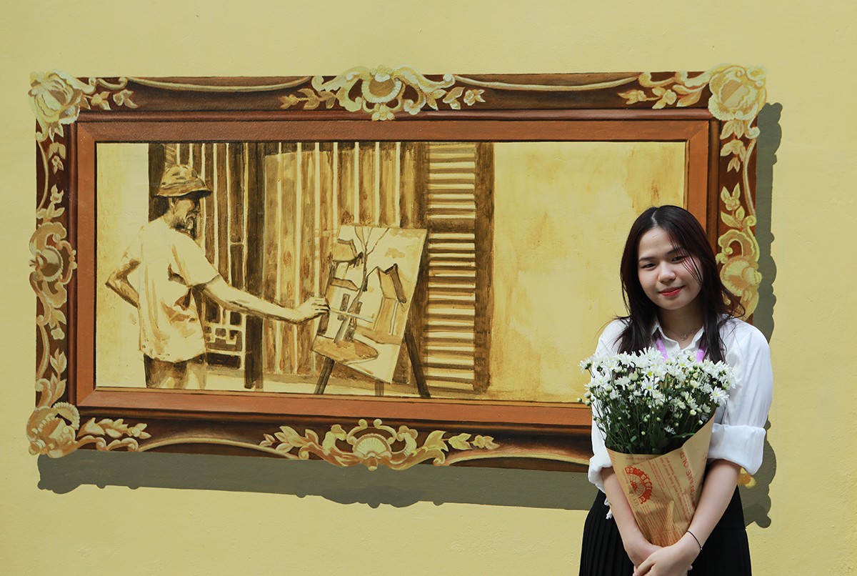 Mỗi bức tranh mang những dấu ấn, nét đẹp riêng, hoài niệm riêng về một thời xa xăm, cổ kính, trầm mặc trong lòng người con đất Hà Thành.