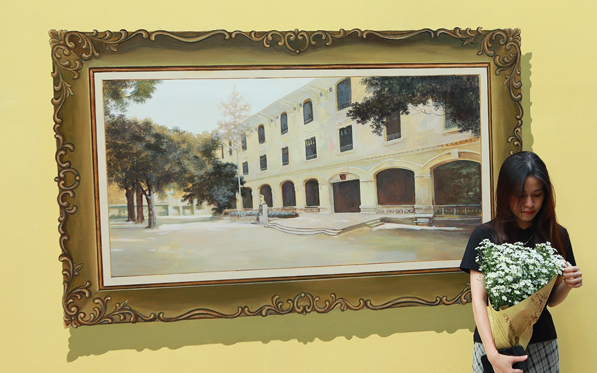 Ảnh: Cổng trường THPT Phan Đình Phùng bất ngờ "thay áo mới" - 15