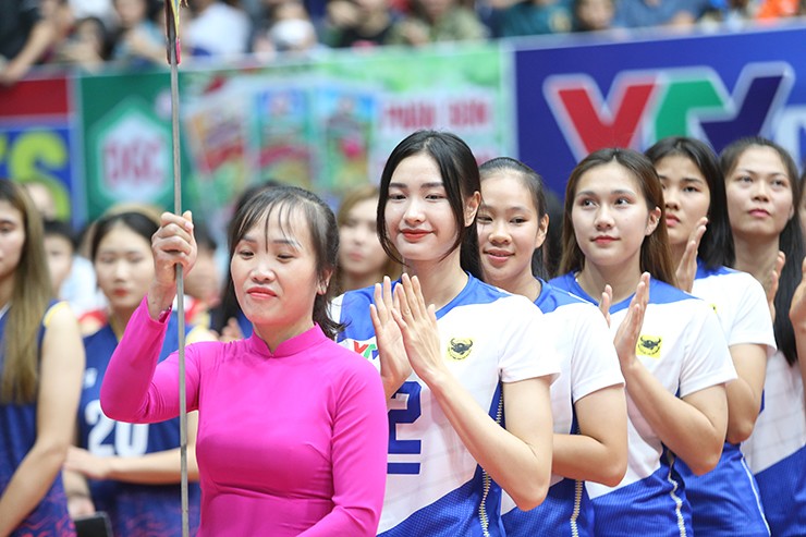 Tối ngày 3/11 tại nhà thi đấu tỉnh Đắk Nông đã diễn ra&nbsp;lễ khai mạc vòng 2 giải bóng chuyền quốc gia 2023.