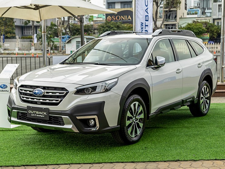 Subaru giảm giá dòng xe Outback lên đến 440 triệu đồng - 1