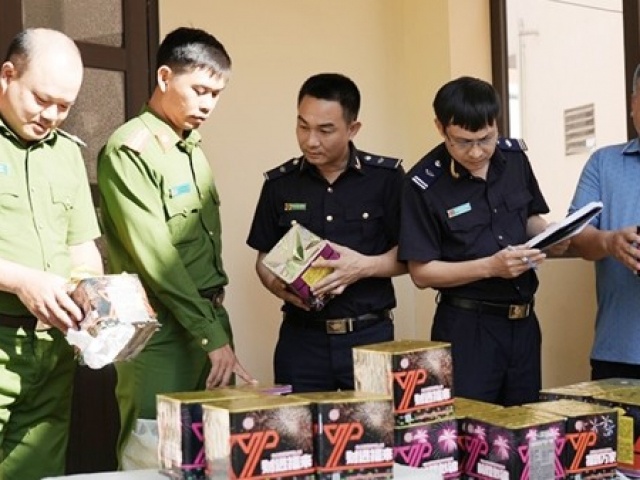 Thị trường - Tiêu dùng - Triệt phá hàng loạt vụ vận chuyển trái phép pháo nổ, pháo hoa