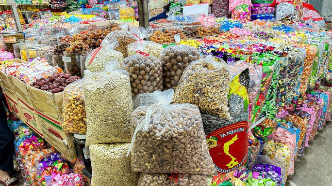 Bên trong khu chợ trăm tuổi của Hà Nội được "đưa xuống lòng đất" - 4