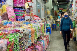 Bên trong khu chợ trăm tuổi của Hà Nội được "đưa xuống lòng đất"