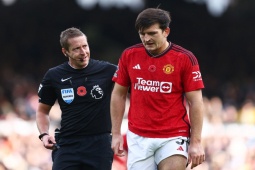 Bóng đá - "Chiến binh" Maguire 2 lần từ chối thay người, nén đau giúp MU sạch lưới