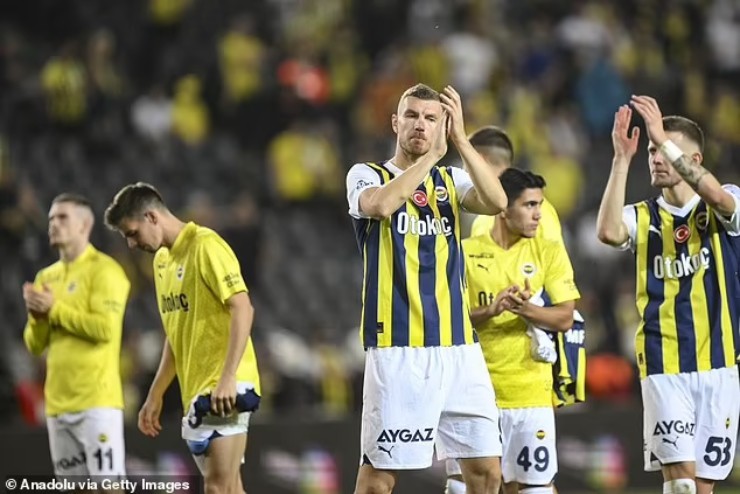 Fenerbahce nhận thất bại đầu tiên ở mùa giải này
