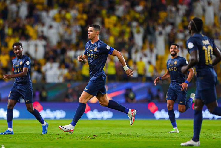 Ronaldo góp công vào cả 2 bàn thắng của Al Nassr