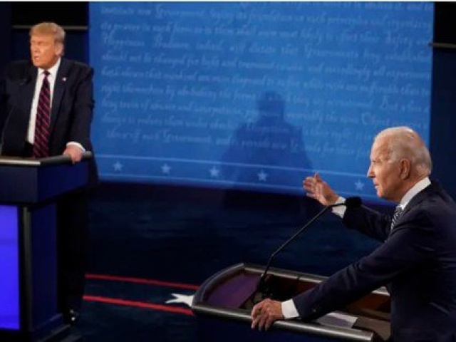 Thế giới - Tổng thống Biden bị ông Trump dẫn trước tại hầu hết các bang quan trọng nhất