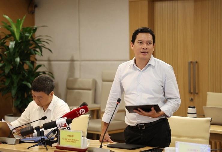 Ông Lê Quang Tự Do - Cục trưởng Cục Phát thanh truyền hình và Thông tin điện tử thông tin với báo chí.