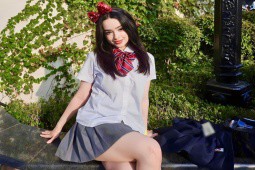 ''Bông hồng lai 4 dòng máu'' 19 tuổi đẹp tựa búp bê