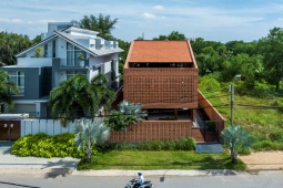 Kinh doanh - Bốn cô con gái cùng nhau xây biệt thự "khác lạ" để chăm sóc mẹ già