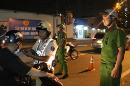 Tin tức trong ngày - Những câu CSGT TP HCM nghe hoài khi xử lý vi phạm cuối tuần qua