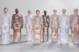 Thời trang - Thiết kế của cô Kim gây ấn tượng với bộ sưu tập lấp lánh pha lê