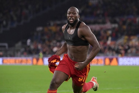 Lukaku "lập công chuộc tội" giúp Roma của Mourinho ngược dòng khó tin ở Serie A