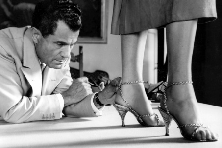 Cuộc đời và sự sáng tạo của ông hoàng tạo nên những đôi giày "siêu sao Hollywood"