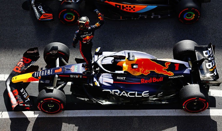 Verstappen tỏ ra&nbsp;không có đối thủ ở&nbsp;Sao Paulo GP