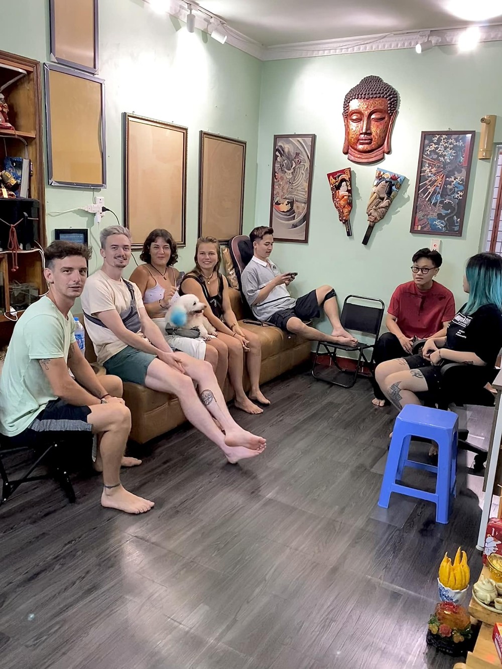 Không chỉ Việt Nam, có rất nhiều khách hàng ngoại quốc tin tưởng vào tay nghề của Đình Quang