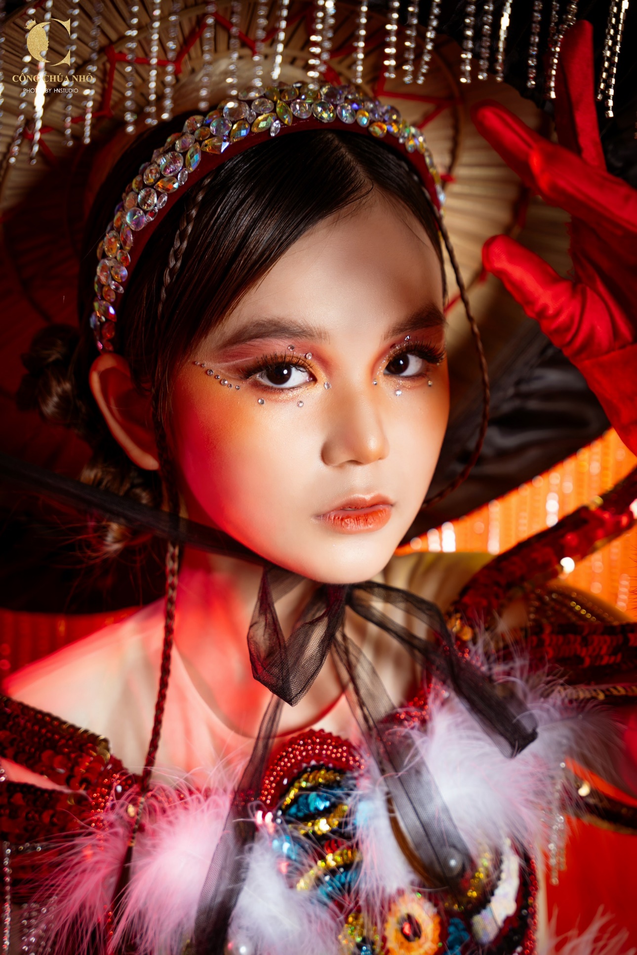 Vedette Nguyễn Ngọc Kim Cương tại show “Thăng Thu” của NTK Phạm Gia Hưng