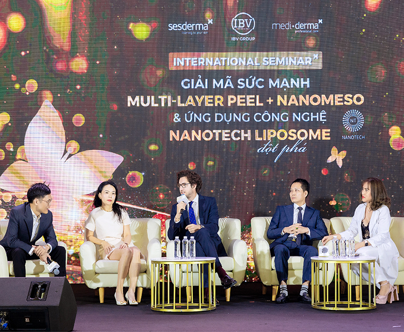 Các chuyên gia, diễn giả giao lưu, giải đáp thắc mắc của khách mời tại sự kiện.