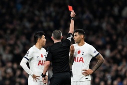 Bóng đá - Kịch chiến derby Tottenham - Chelsea: VAR, 2 thẻ đỏ & 7 thẻ vàng