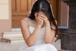 Bạn trẻ - Cuộc sống - Người phụ nữ đã có chồng vẫn tổ chức đám cưới với 3 người đàn ông khác