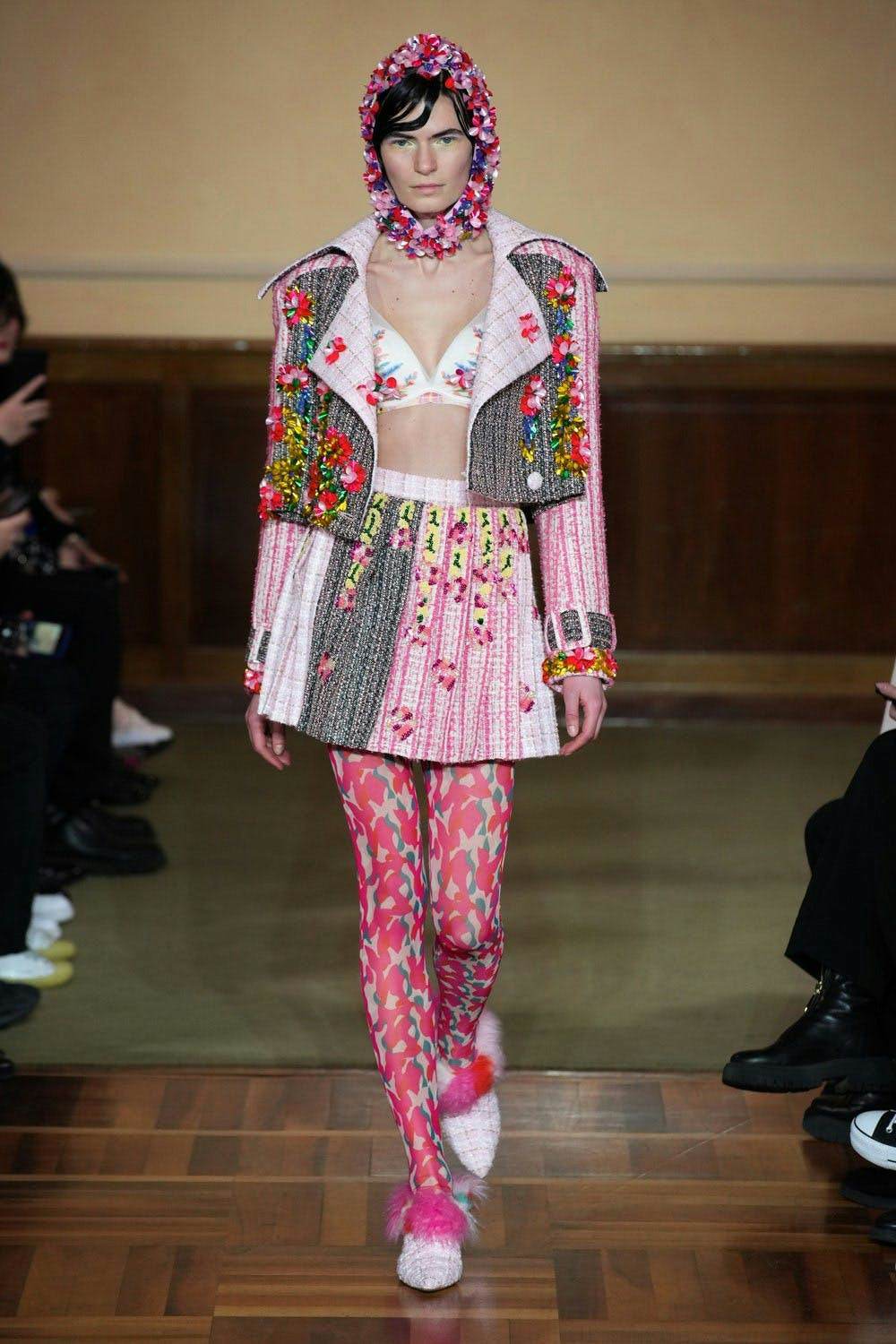 Hướng dẫn mix đồ với quần tất màu trong thời tiết lạnh - 1