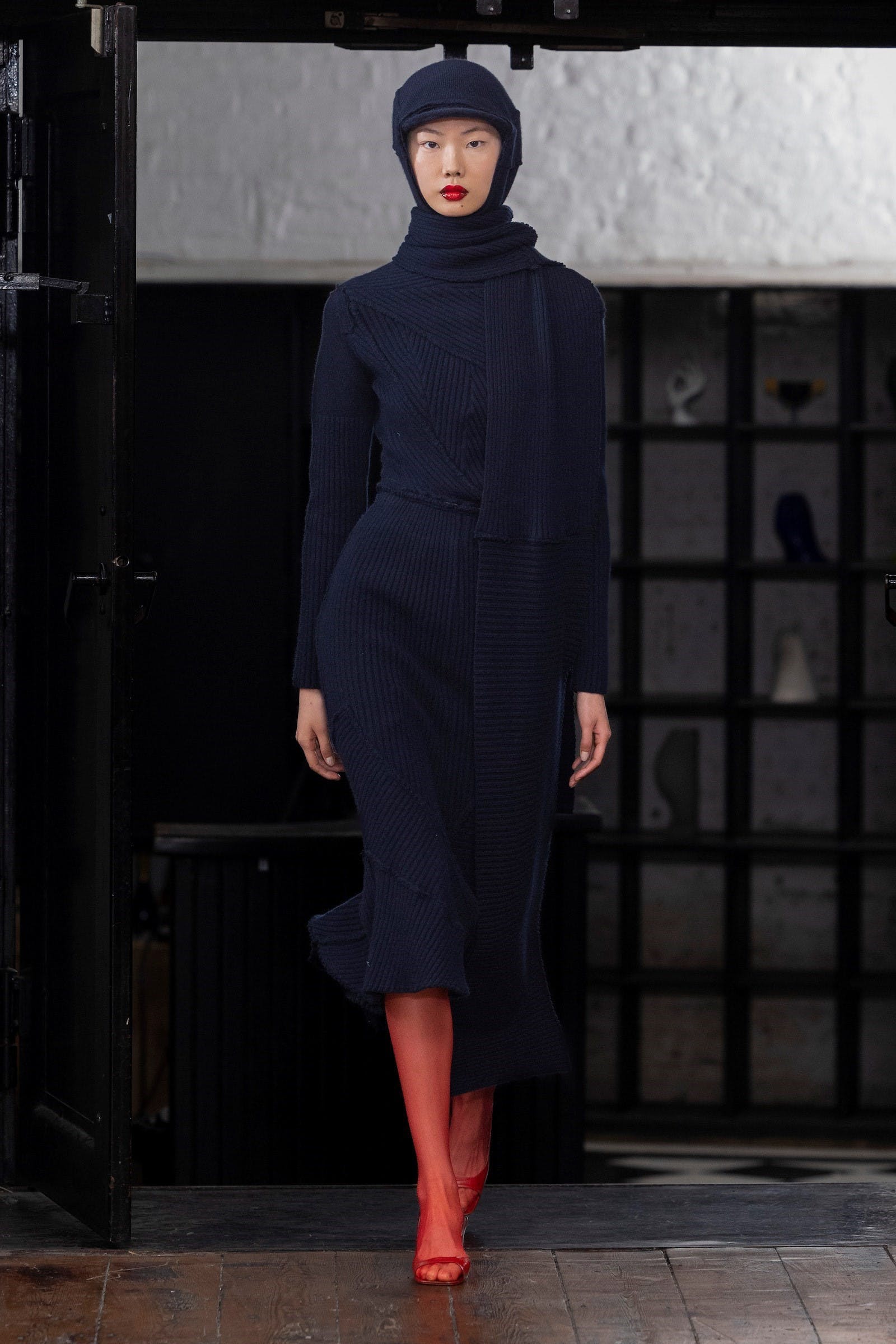 Hướng dẫn mix đồ với quần tất màu trong thời tiết lạnh - 5