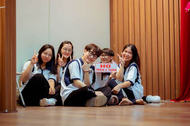 Đội thi ĐH Y Dược - ĐH Thái Nguyên thể hiện sự quyết tâm trước trận chung kết