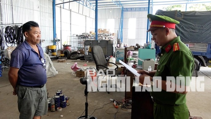 Đọc lệnh bắt tạm giam Đặng Văn Công