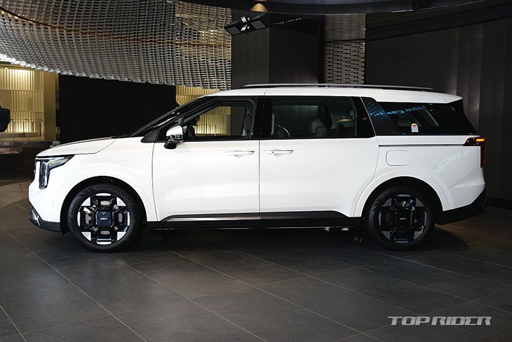 KIA Carnival 2024 chính thức trình làng, giá từ 645 triệu đồng - 4