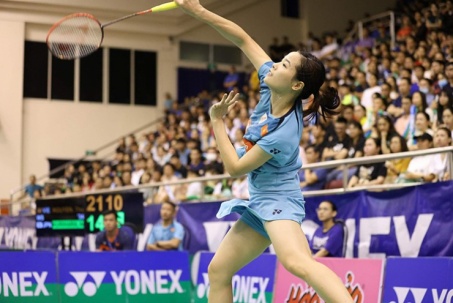 Hot girl cầu lông Thùy Linh thắng chóng vánh ở Hàn Quốc, HLV "kề vai sát cánh" là ai?