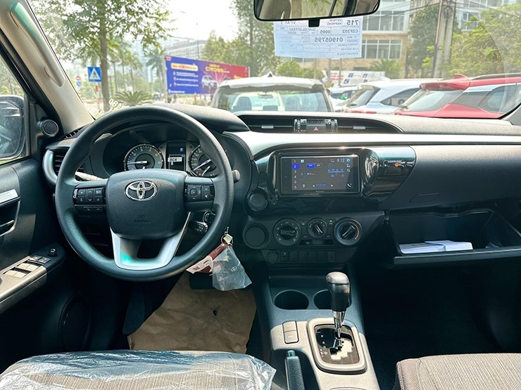 Toyota Hilux 2024 được đại lý nhận cọc, giá dự kiến rẻ hơn cả trăm triệu đồng - 7
