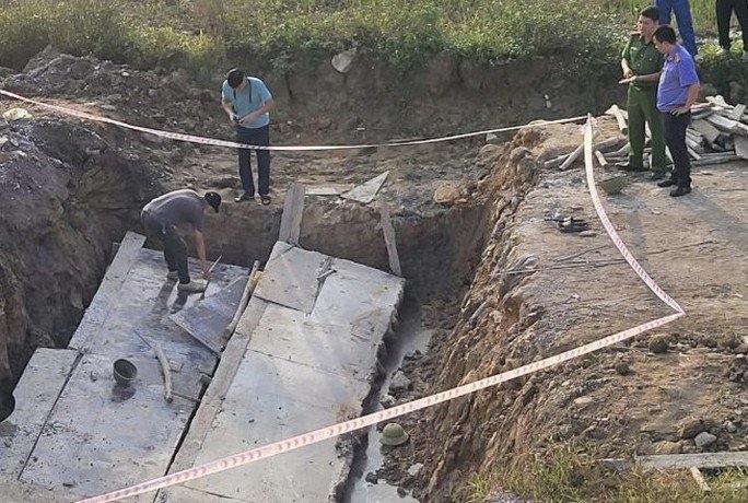 Hiện trường vụ tai nạn khiến 2 công nhân tử vong. Ảnh: T. Hiệp