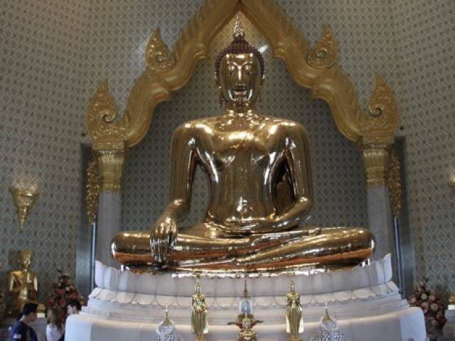 Tượng Phật bằng vàng ròng lớn nhất thế giới bị lãng quên suốt trăm năm ở Thái Lan