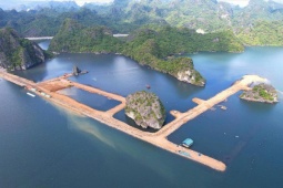 Tin tức trong ngày - Bộ Tài nguyên và Môi trường đề nghị làm rõ đánh giá tác động môi trường của dự án lấp vùng đệm vịnh Hạ Long