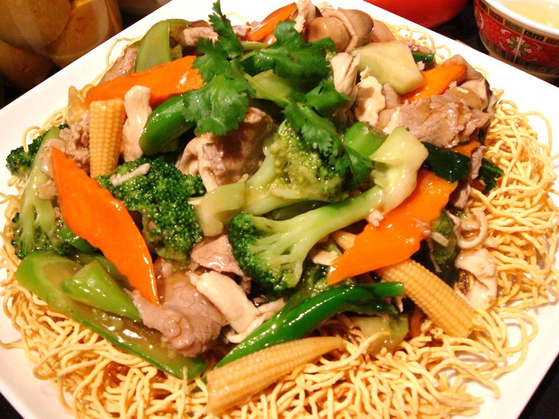 Chỉ với 10 phút, có ngay món mì xào gà cực ngon cho những ngày lười - 3