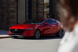 Giá xe Mazda3 niêm yết và lăn bánh tháng 11/2023, giảm 50% LPTB