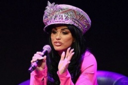 Làm đẹp - Thảm họa thẩm mỹ bị rò chất bơm vòng ba trên sân khấu