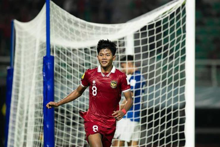 Tiền đạo Achmad Kaka mang về bàn thắng đầu tiên cho U17 Indonesia ở một kỳ World Cup