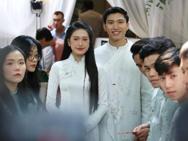 Bạn trẻ - Cuộc sống - Doãn Hải My lộ diện trong đám hỏi, nhan sắc xinh đẹp chiếm spotlight