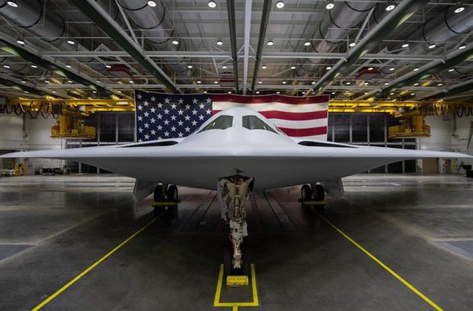 B-21 Raider sẽ được trang bị vật liệu, động cơ đẩy và công nghệ tàng hình tối tân nhằm "gia tăng khả năng sống sót" trong một cuộc xung đột tiềm tàng. Ảnh: Không quân Mỹ