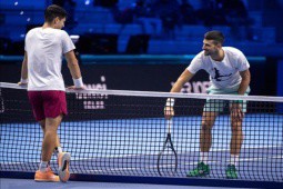 Djokovic thắng áp đảo khi đấu tập với Alcaraz ở ATP Finals 2023