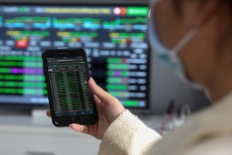 Kinh doanh - Nóng tuần qua: Lần đầu tiên trong lịch sử, gần 380.000 tài khoản chứng khoán bốc hơi