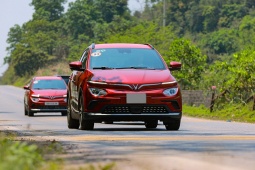 Tin tức ô tô - Giá xe VinFast VF e34 niêm yết và lăn bánh tháng 11/2023