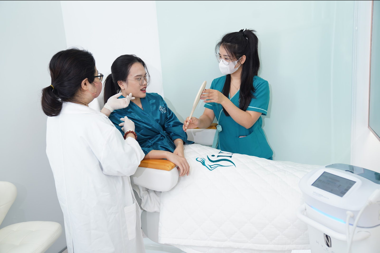 Khách hàng được tư vấn tận tình, chu đáo trước khi bước vào quá trình điều trị